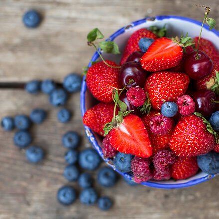 Dietitian berries in bowl